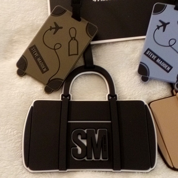 STEVE MADDEN TRAVEL 4 PIECE LUGGAGE TAG SET - Picture 2 of 6